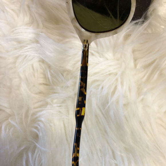 Gucci Round Sunglasses - Picture 7 of 8